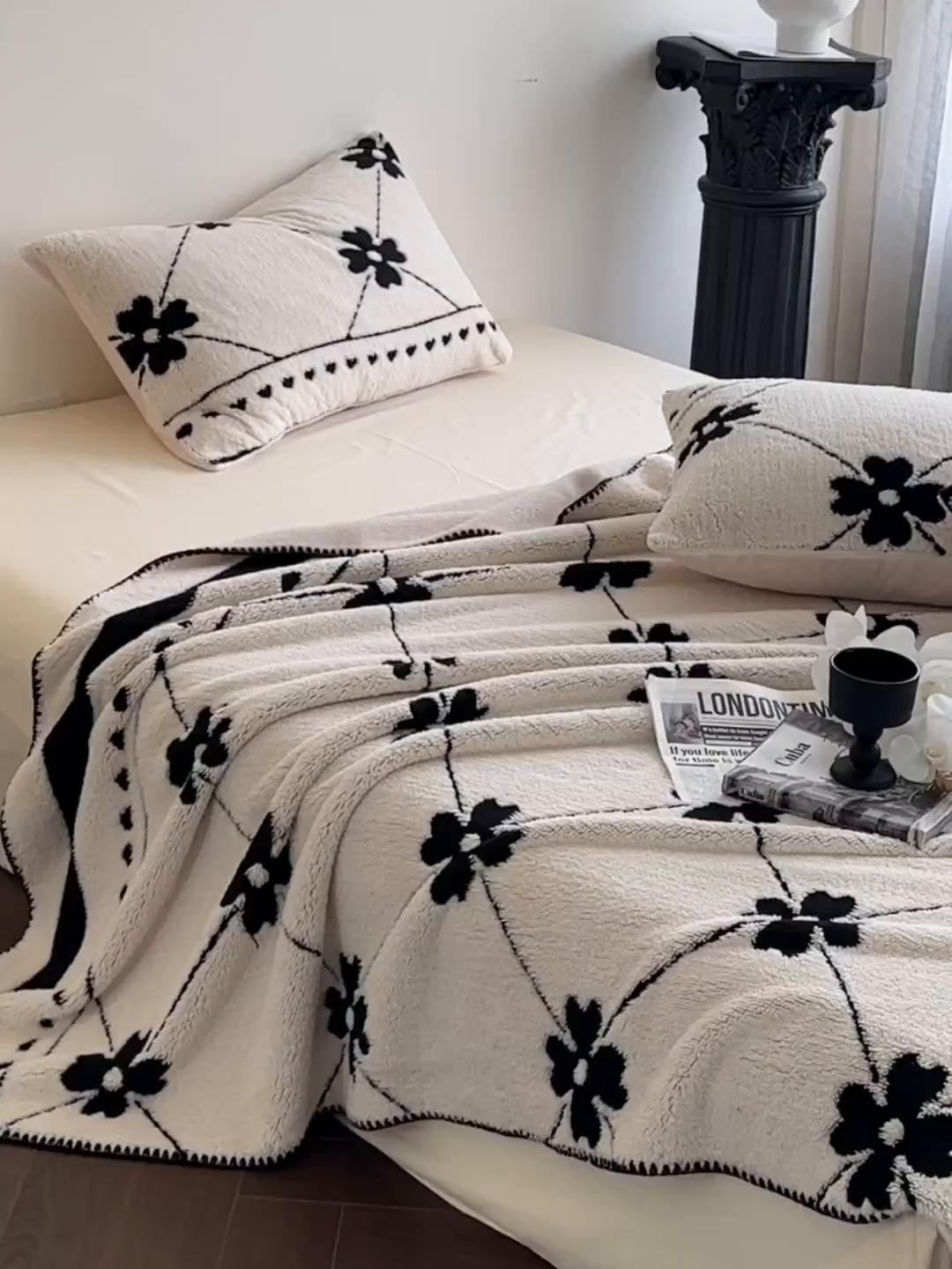 91家纺网 家纺一手货源 找家纺 宜代光年 2025新款阳离子大提花复合绒毯子毛毯 菱花雅韵