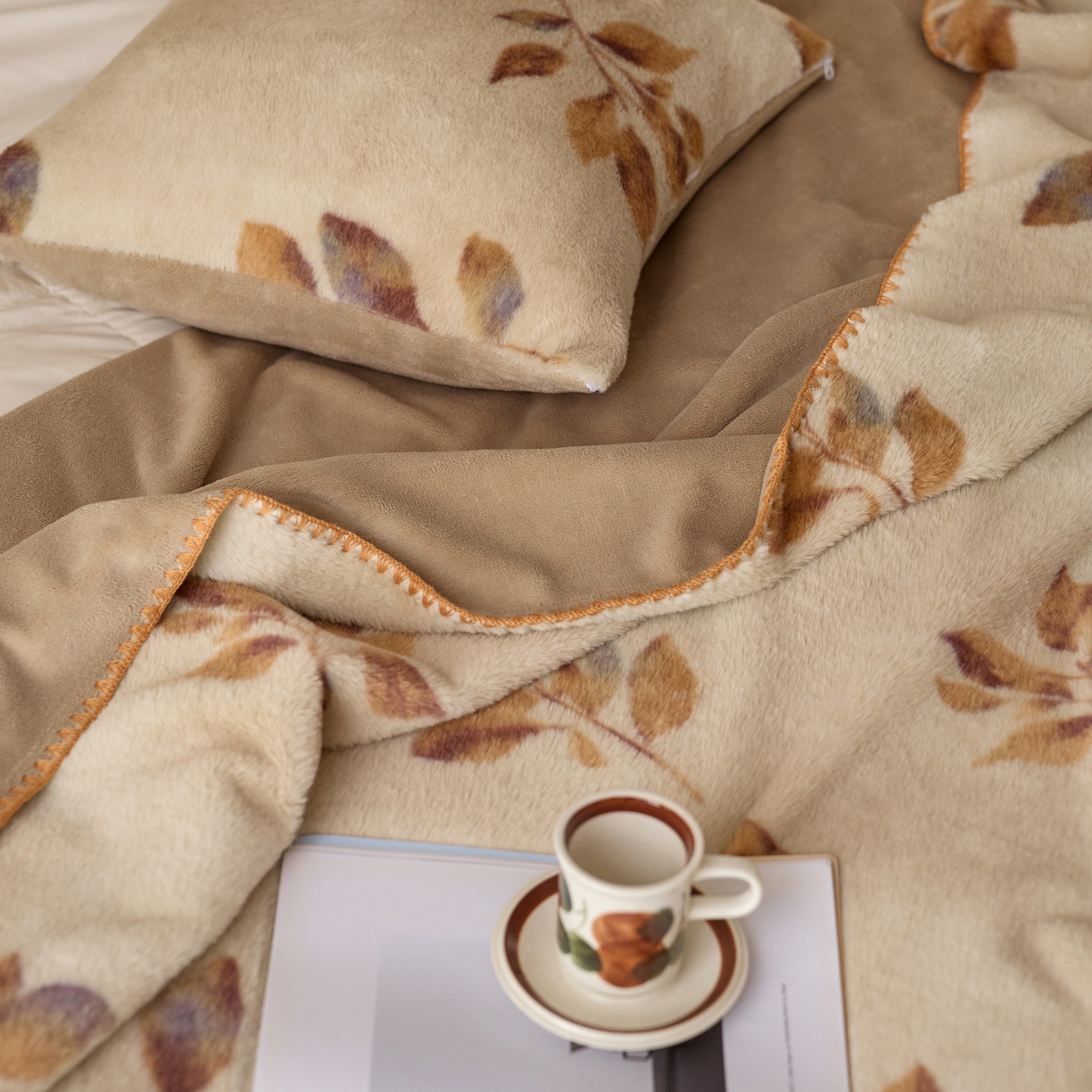 91家纺网 家纺一手货源 找家纺 （总）宜代光年 2025新款小米貂印花复合绒毯毯子-系列一