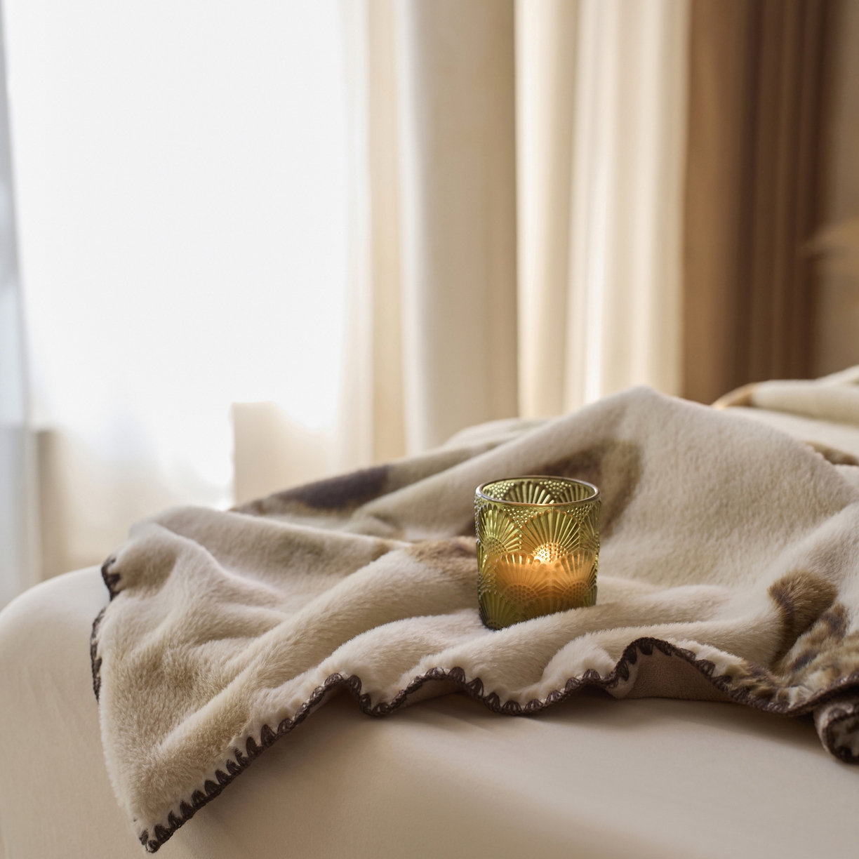 91家纺网 家纺一手货源 找家纺 宜代光年 2025新款小米貂印花复合绒毯毯子-系列一 绒毯-蝶语