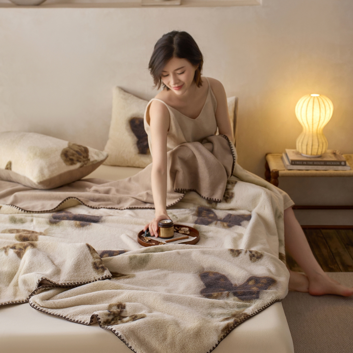 91家纺网 家纺一手货源 找家纺 宜代光年 2025新款小米貂印花复合绒毯毯子-系列一 绒毯-蝶语