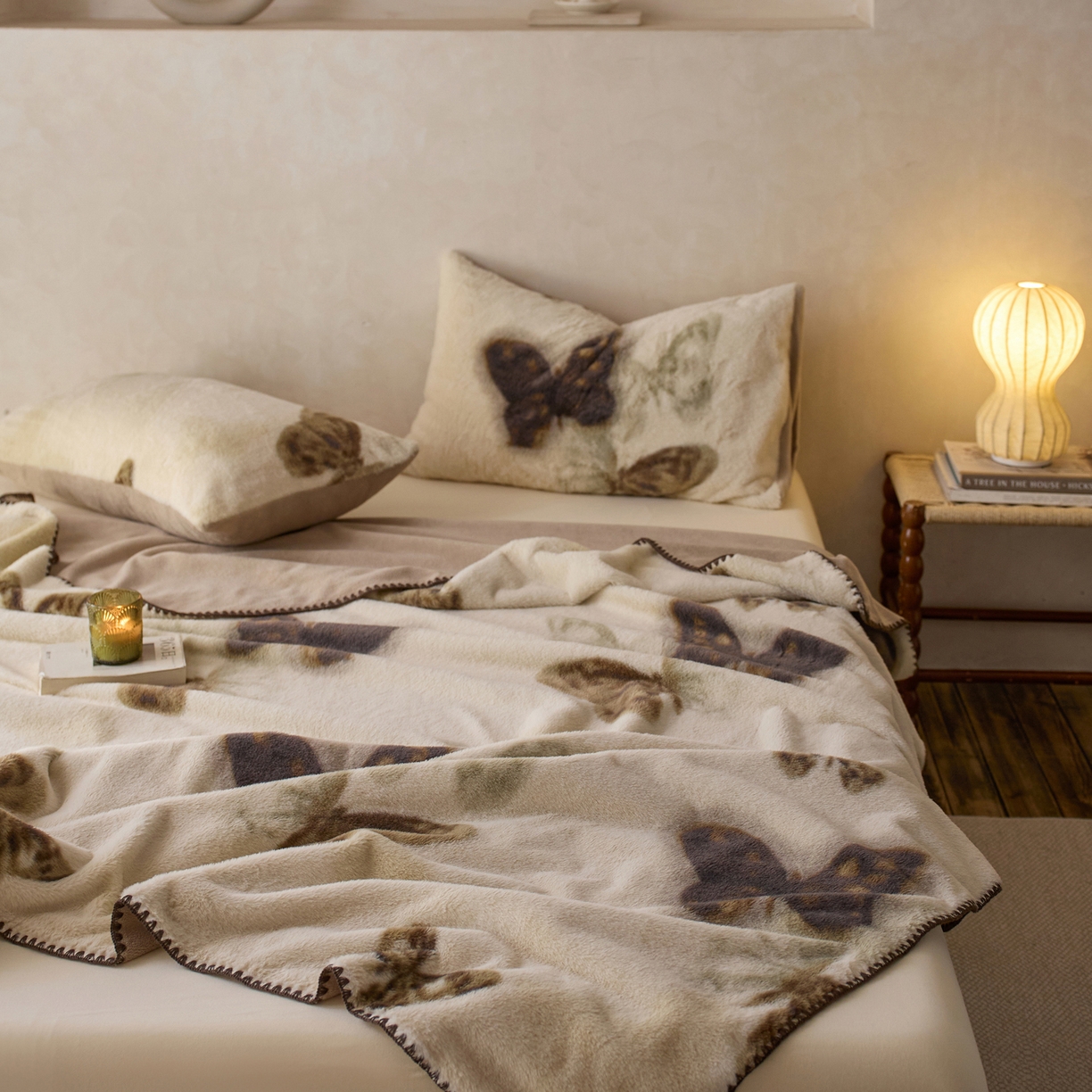 91家纺网 家纺一手货源 找家纺 宜代光年 2025新款小米貂印花复合绒毯毯子-系列一 绒毯-蝶语