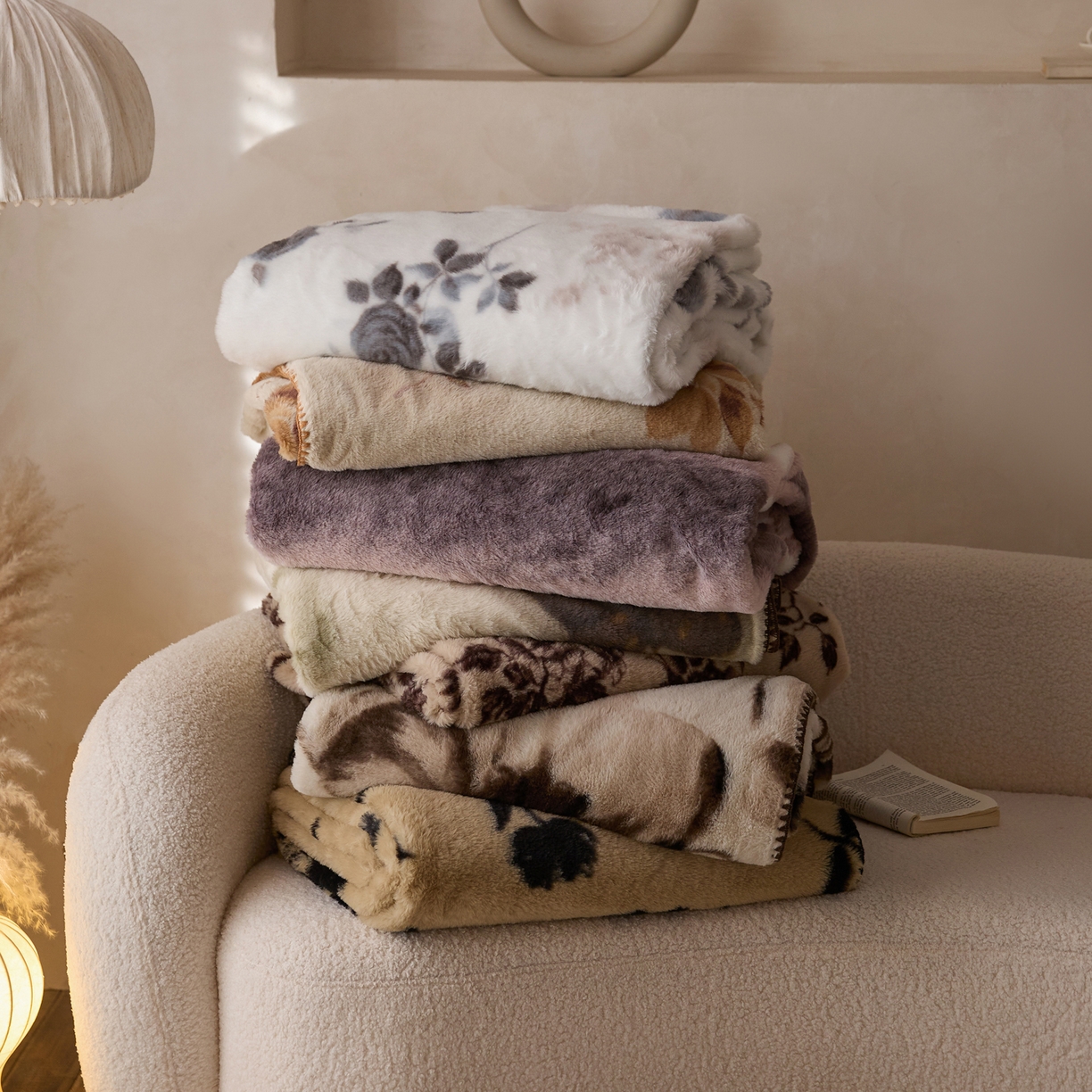 91家纺网 家纺一手货源 找家纺 宜代光年 2025新款小米貂印花复合绒毯毯子-系列一 组合