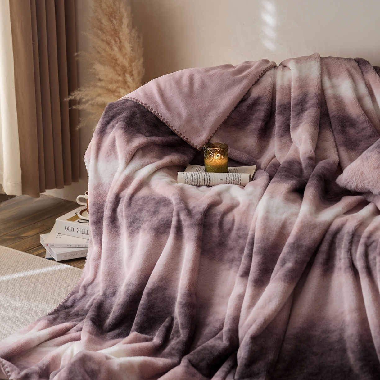 91家纺网 家纺一手货源 找家纺 宜代光年 2025新款小米貂印花复合绒毯毯子-系列一 绒毯-粉雾渐染