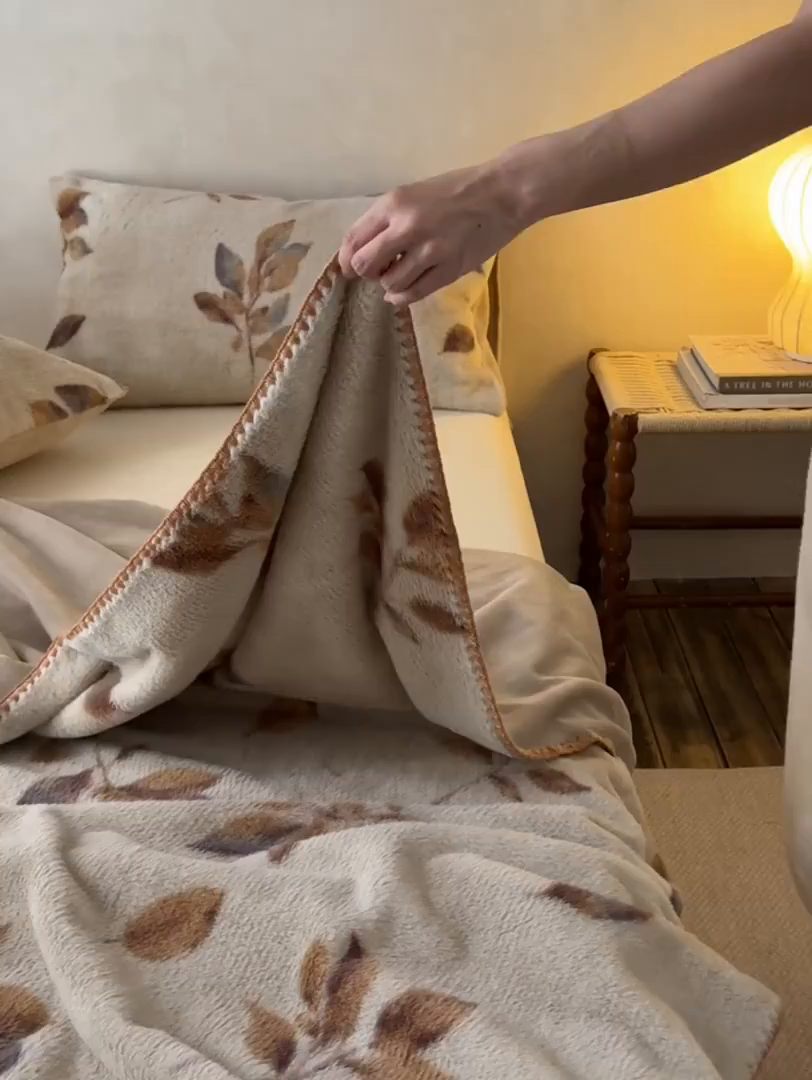 91家纺网 家纺一手货源 找家纺 （总）宜代光年 2025新款小米貂印花复合绒毯毯子-系列一