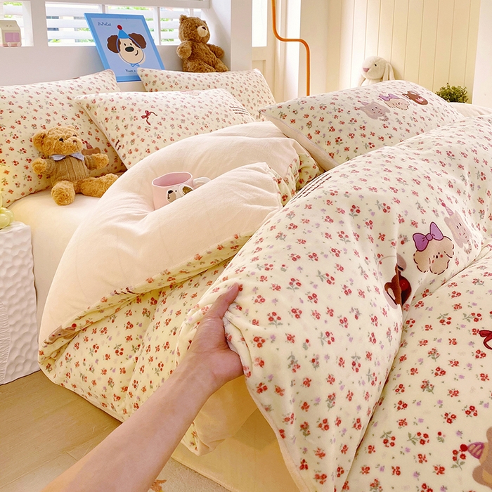 91家纺网 家纺一手货源 找家纺 （总）YYDS网供  2025新款ins风牛奶绒四件套萌趣卡通三件套花卉单被套秋冬软fufu防静电