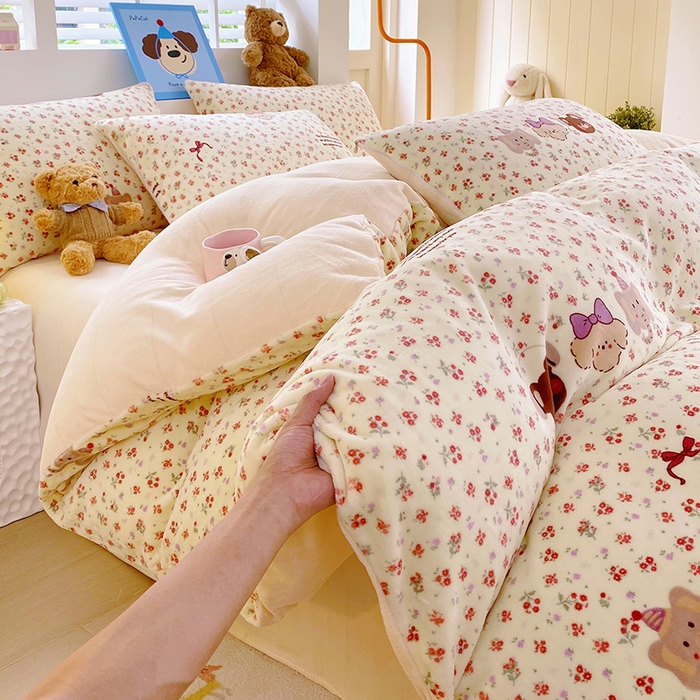 91家纺网 家纺一手货源 找家纺 （总）YYDS网供  2025新款ins风牛奶绒四件套萌趣卡通三件套花卉单被套秋冬软fufu防静电