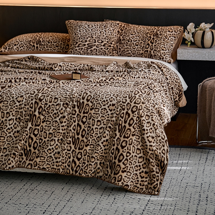 91家纺网 家纺一手货源 找家纺 （总）宜代光年 2025新款小米貂印花复合绒毯毯子-系列二