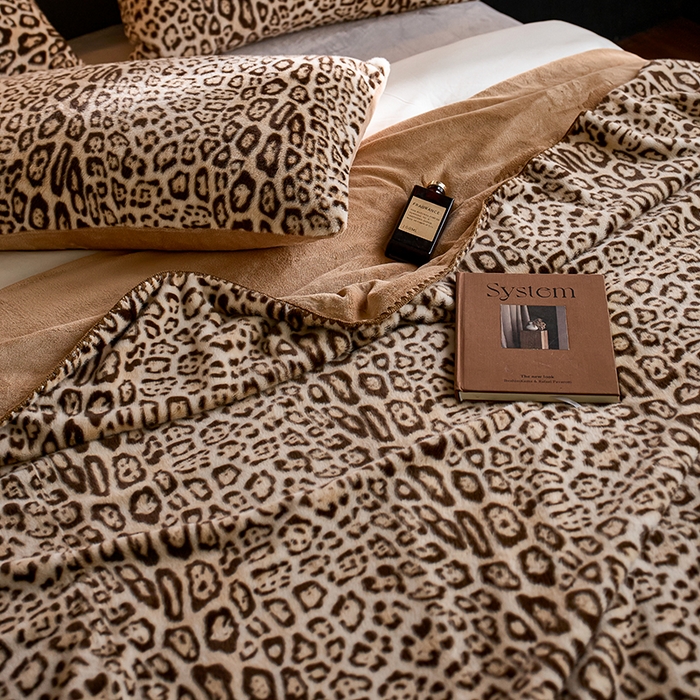 91家纺网 家纺一手货源 找家纺 （总）宜代光年 2025新款小米貂印花复合绒毯毯子-系列二