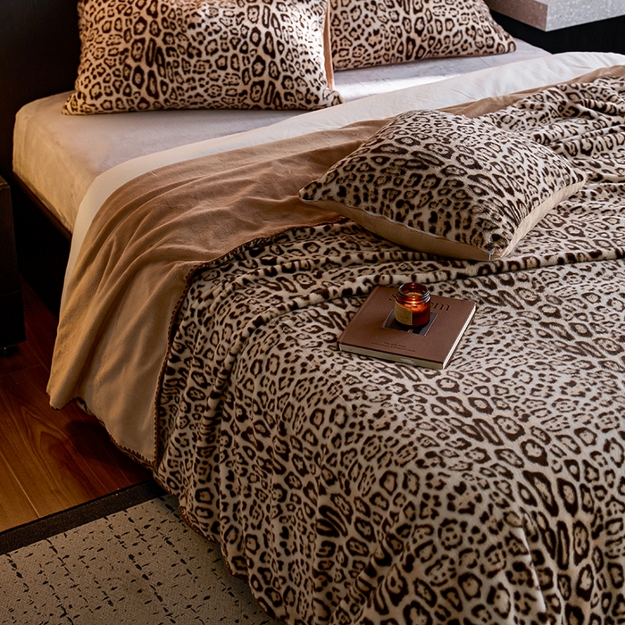 91家纺网 家纺一手货源 找家纺 （总）宜代光年 2025新款小米貂印花复合绒毯毯子-系列二