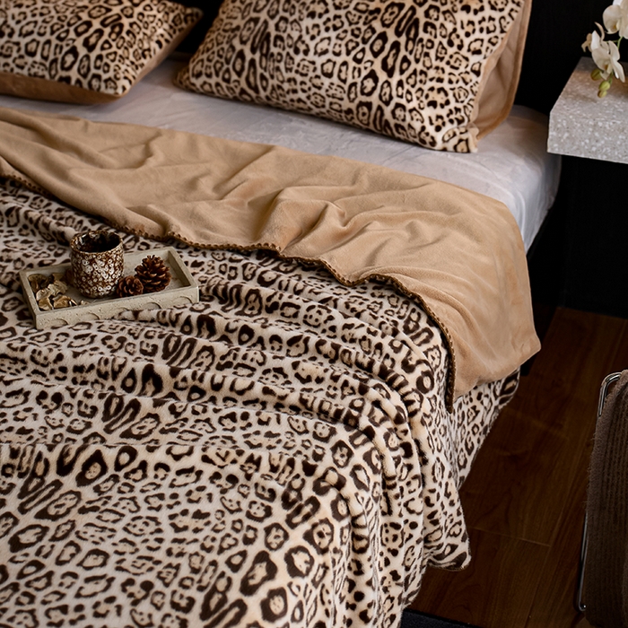 91家纺网 家纺一手货源 找家纺 （总）宜代光年 2025新款小米貂印花复合绒毯毯子-系列二