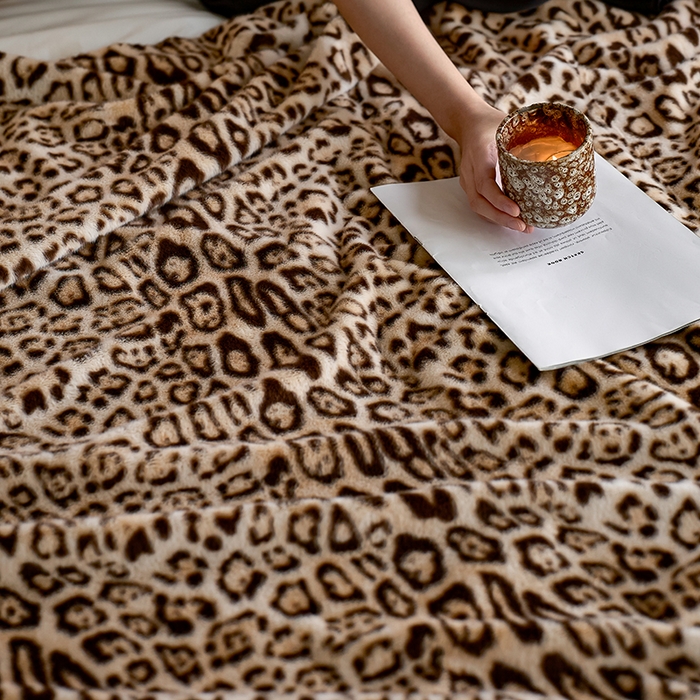 91家纺网 家纺一手货源 找家纺 （总）宜代光年 2025新款小米貂印花复合绒毯毯子-系列二