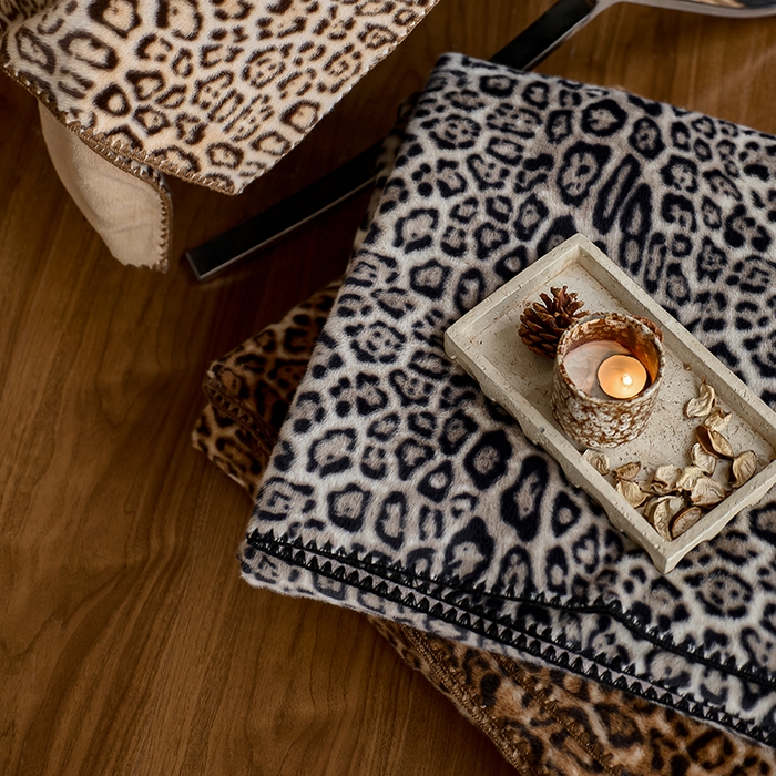 91家纺网 家纺一手货源 找家纺 宜代光年 2025新款小米貂印花复合绒毯毯子-系列二 组合