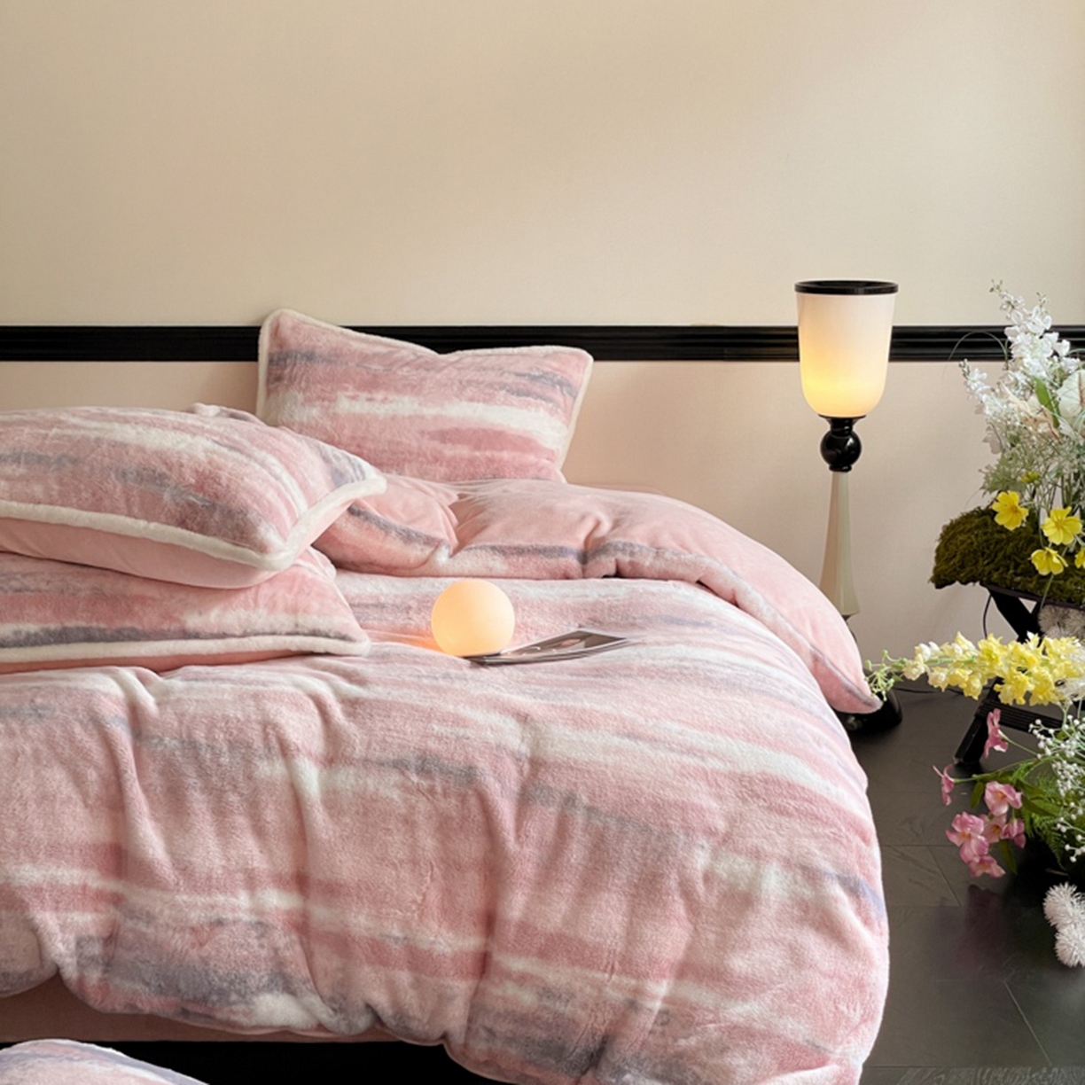 91家纺网 家纺一手货源 找家纺 宜代光年 2025新款小米貂兔绒印花牛奶绒保暖四件套 彩云追月