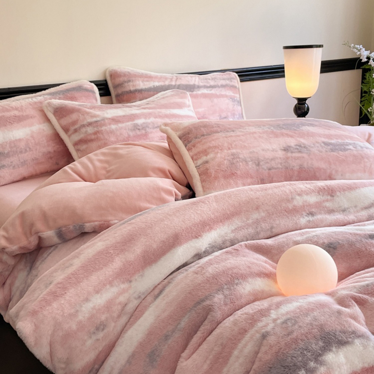 91家纺网 家纺一手货源 找家纺 宜代光年 2025新款小米貂兔绒印花牛奶绒保暖四件套 彩云追月