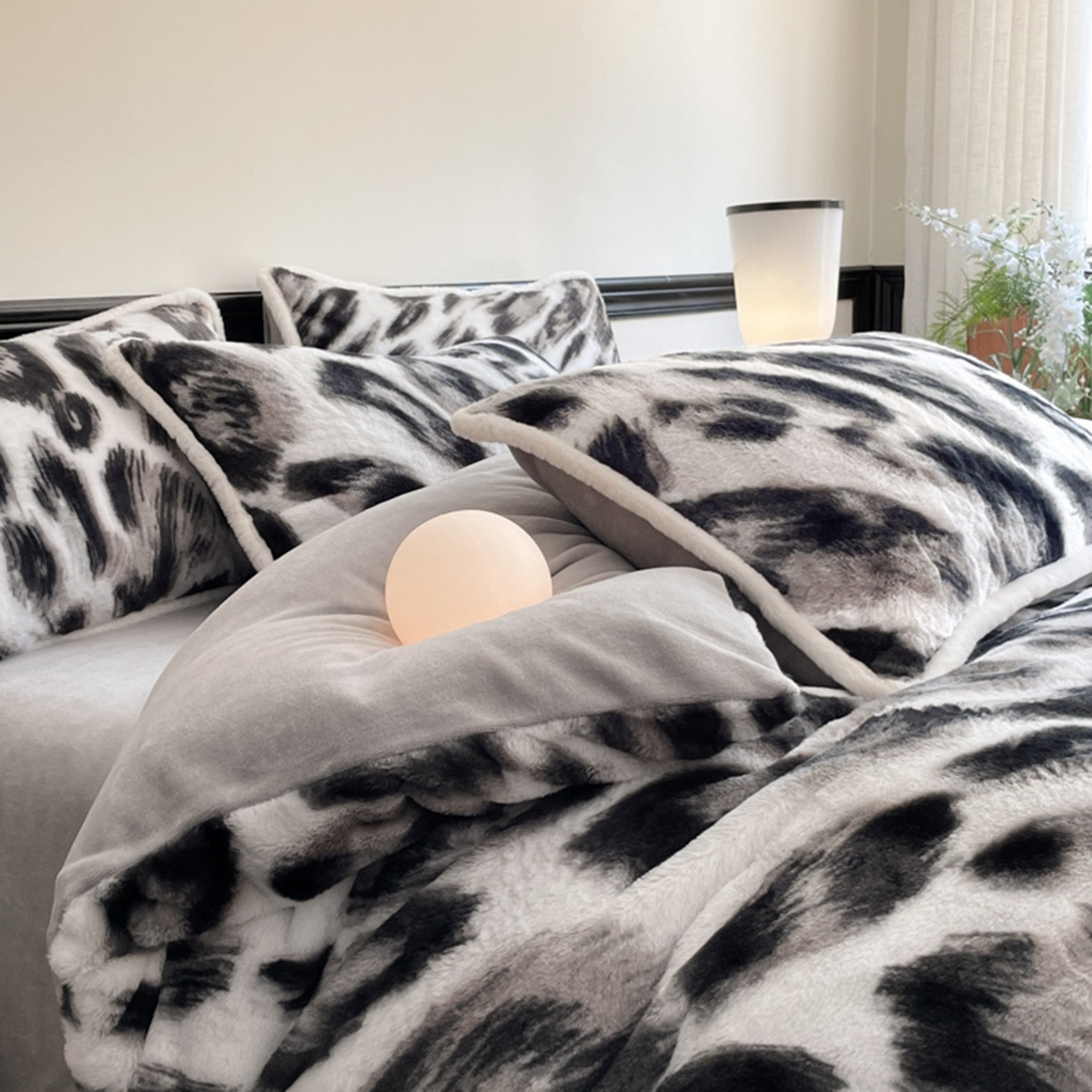 91家纺网 家纺一手货源 找家纺 宜代光年 2025新款小米貂兔绒印花牛奶绒保暖四件套 豹纹-灰