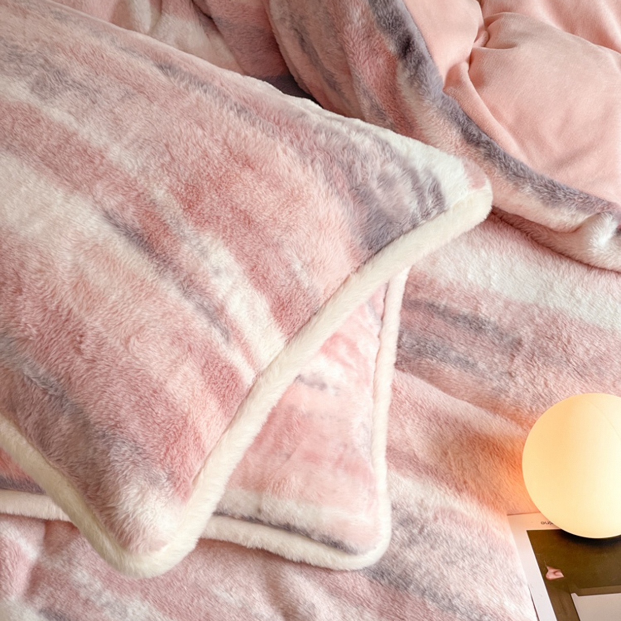 91家纺网 家纺一手货源 找家纺 宜代光年 2025新款小米貂兔绒印花牛奶绒保暖四件套 彩云追月