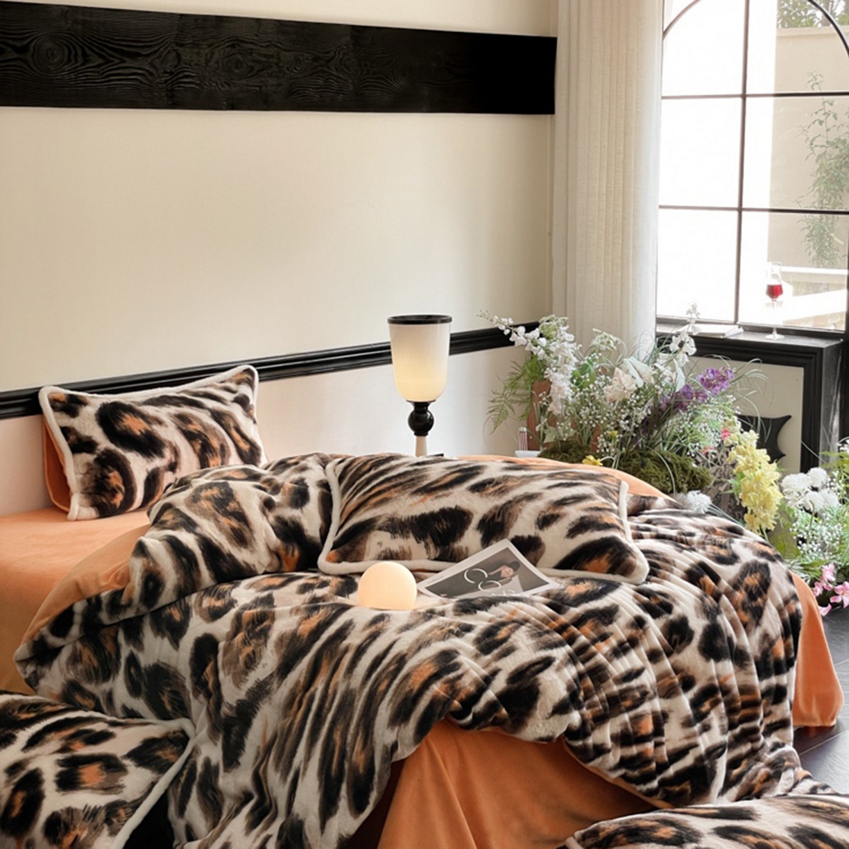 91家纺网 家纺一手货源 找家纺 宜代光年 2025新款小米貂兔绒印花牛奶绒保暖四件套 豹纹-咖