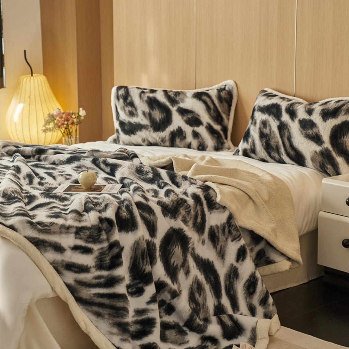 91家纺网 家纺一手货源 找家纺 宜代光年 2025新款小米貂兔绒印花毛毯系列 豹纹-灰-绒毯