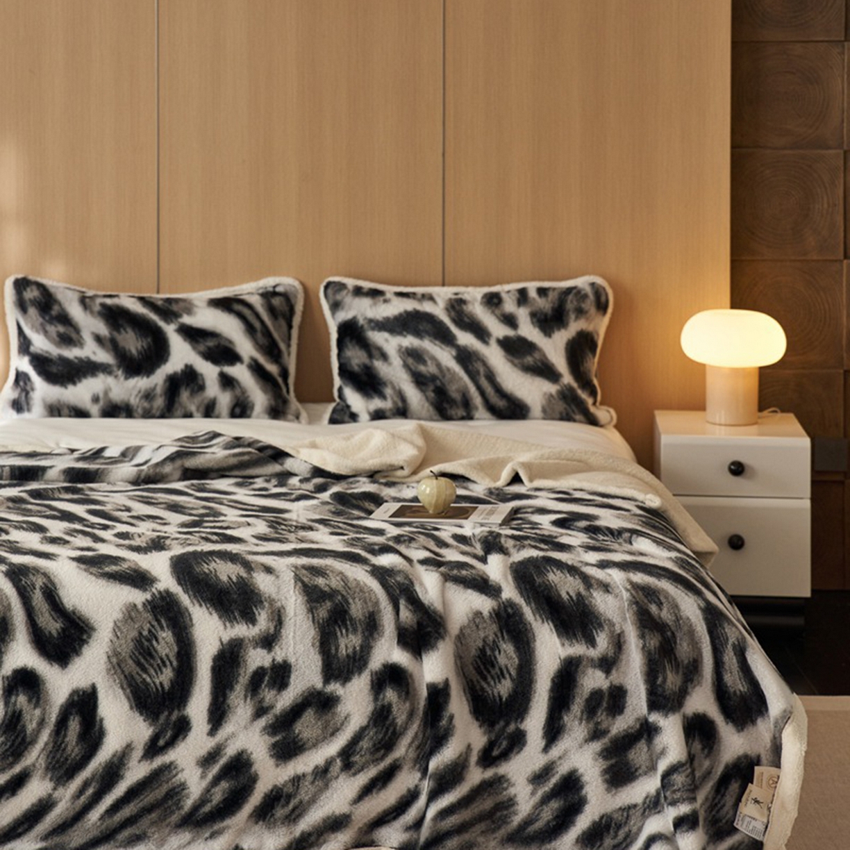 91家纺网 家纺一手货源 找家纺 宜代光年 2025新款小米貂兔绒印花毛毯系列 豹纹-灰-绒毯