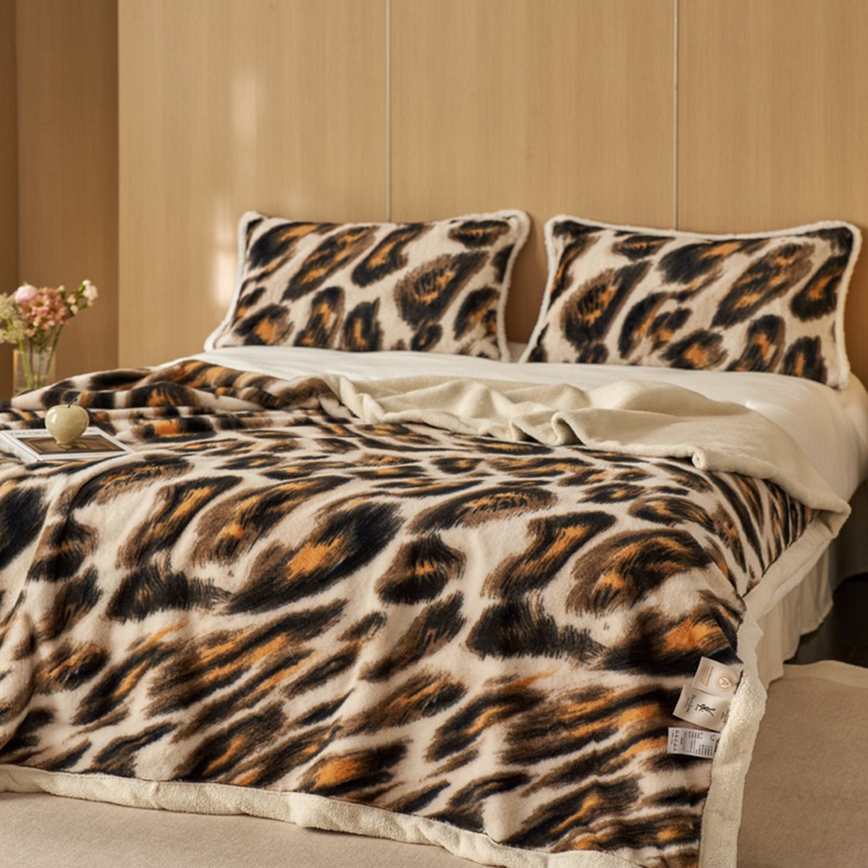 91家纺网 家纺一手货源 找家纺 宜代光年 2025新款小米貂兔绒印花毛毯系列 豹纹-咖 绒毯