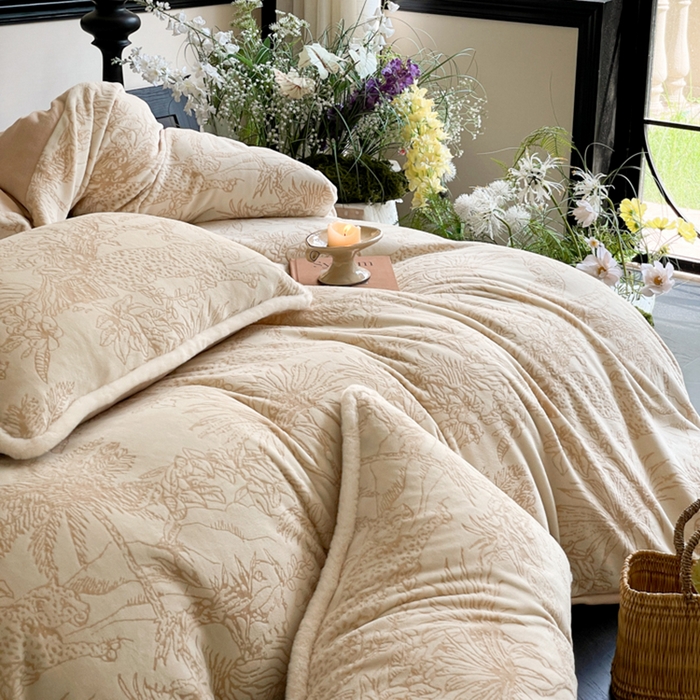 91家纺网 家纺一手货源 找家纺 （总）宜代光年 2025新款小米貂牛奶绒雕花四件套