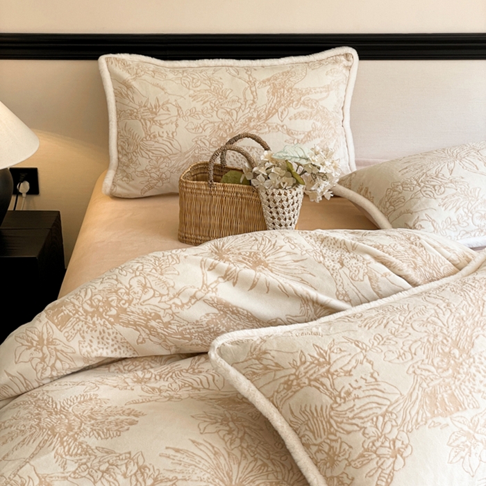 91家纺网 家纺一手货源 找家纺 （总）宜代光年 2025新款小米貂牛奶绒雕花四件套