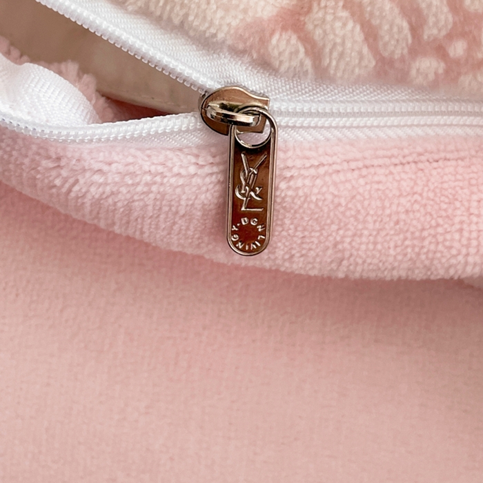 91家纺网 家纺一手货源 找家纺 宜代光年 2025新款小米貂牛奶绒雕花四件套 丛林-粉