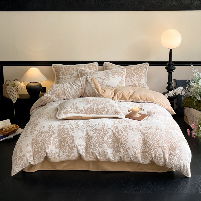 91家纺网 家纺一手货源 找家纺 宜代光年 2025新款小米貂牛奶绒雕花四件套 繁花似锦-咖