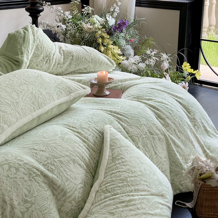 91家纺网 家纺一手货源 找家纺 宜代光年 2025新款小米貂牛奶绒雕花四件套 叶曼-绿