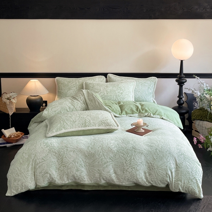 91家纺网 家纺一手货源 找家纺 宜代光年 2025新款小米貂牛奶绒雕花四件套 叶曼-绿