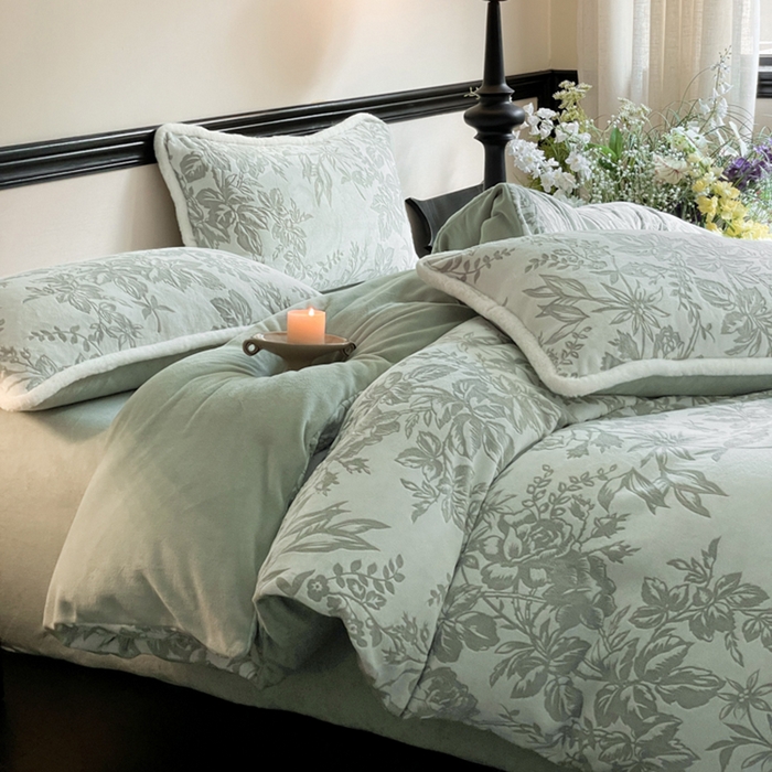 宜代光年 2025新款小米貂牛奶绒雕花四件套 繁花似锦-绿