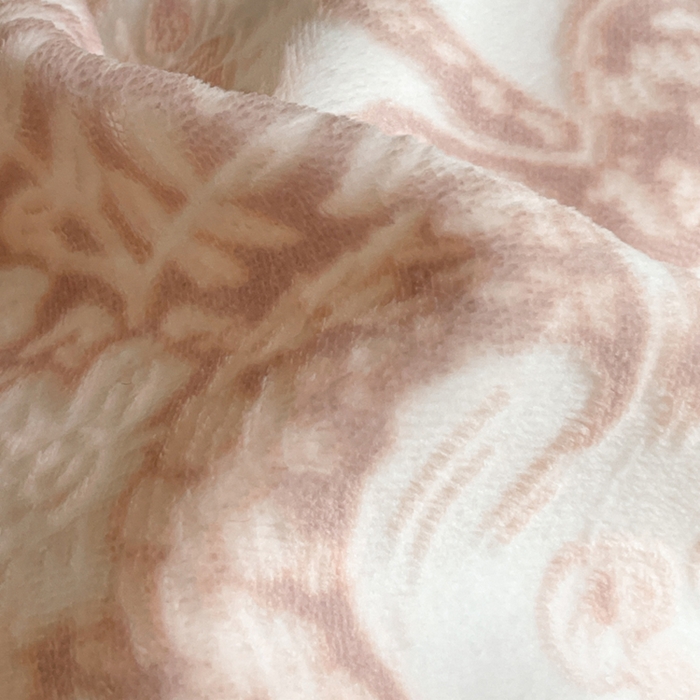 91家纺网 家纺一手货源 找家纺 宜代光年 2025新款小米貂牛奶绒雕花四件套 魔法森林-粉