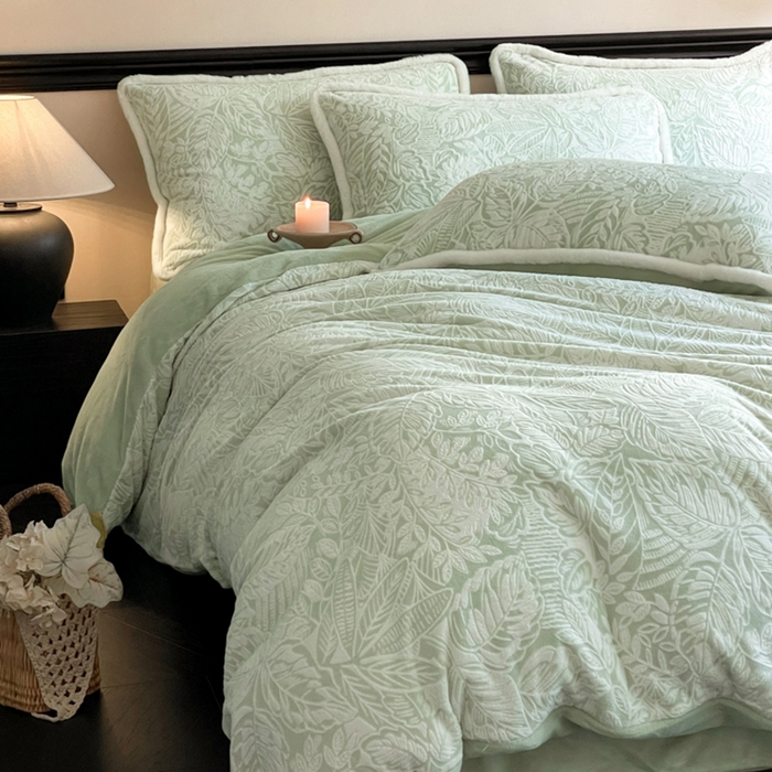 91家纺网 家纺一手货源 找家纺 宜代光年 2025新款小米貂牛奶绒雕花四件套 叶曼-绿