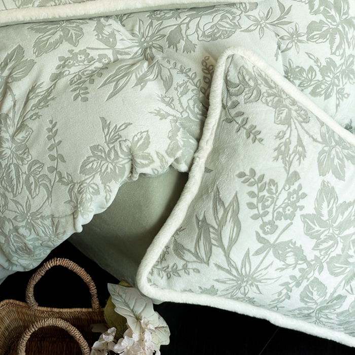 91家纺网 家纺一手货源 找家纺 宜代光年 2025新款小米貂牛奶绒雕花四件套 繁花似锦-绿