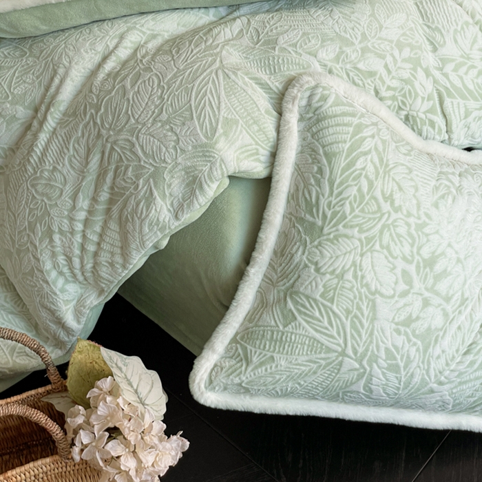 91家纺网 家纺一手货源 找家纺 宜代光年 2025新款小米貂牛奶绒雕花四件套 叶曼-绿