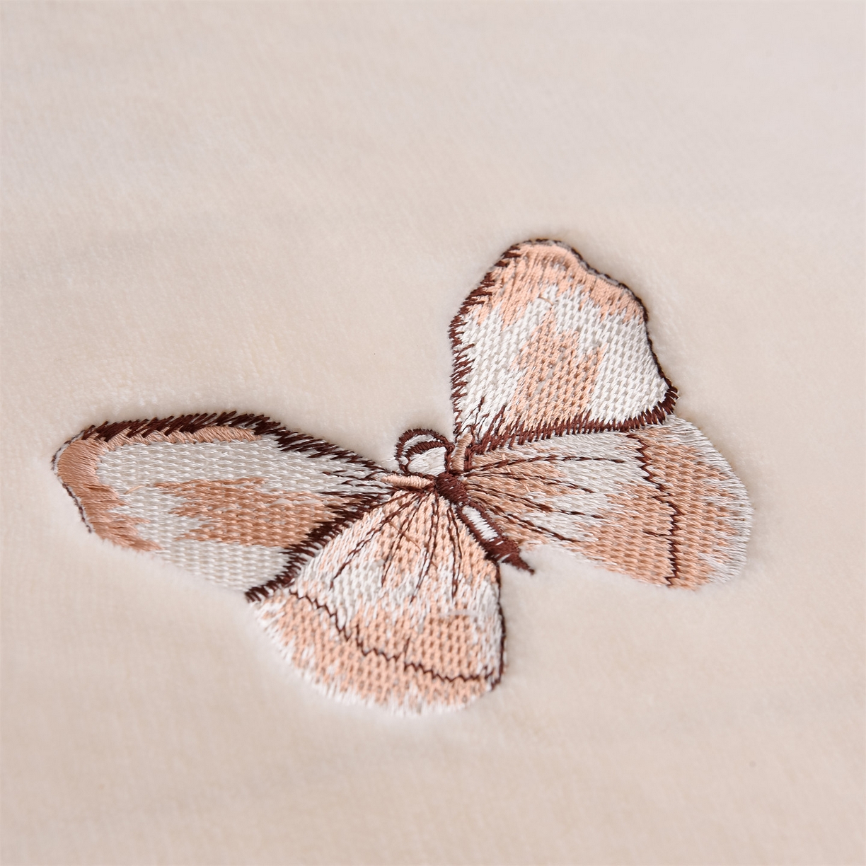 91家纺网 家纺一手货源 找家纺 鼎飞家纺 2025新款加厚牛奶绒蝴蝶绣花四件套-梦蝶 梦蝶-奶咖