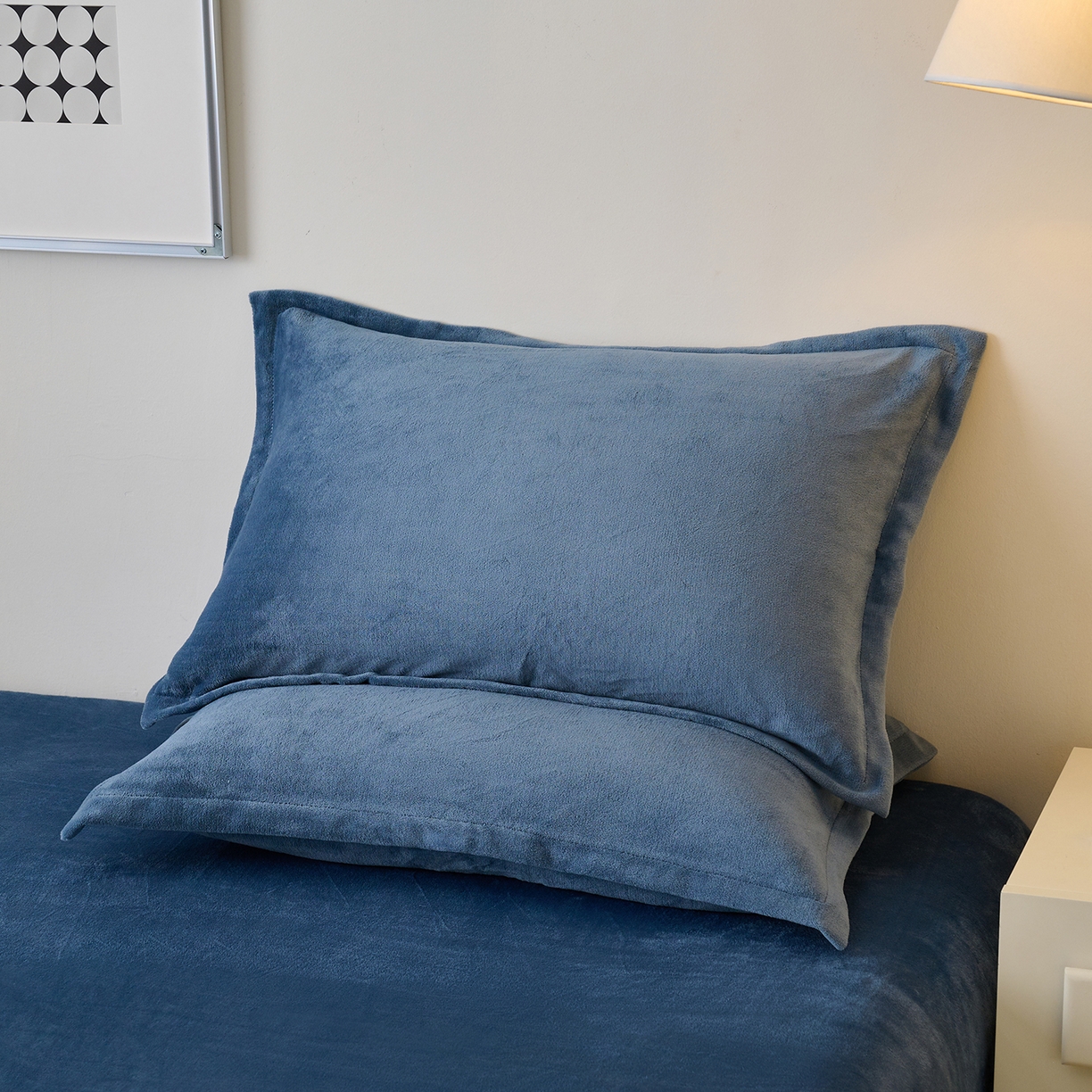 91家纺网 家纺一手货源 找家纺 简爱家纺 2025新款高克重牛奶绒枕套 宾利蓝