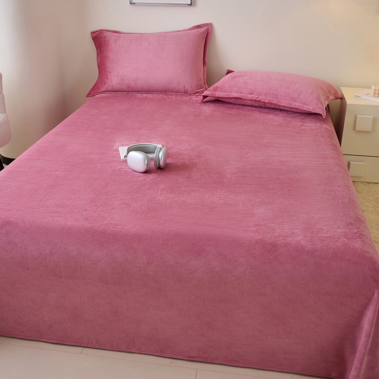 91家纺网 家纺一手货源 找家纺 简爱家纺 2025新款高克重牛奶绒枕套 豆沙