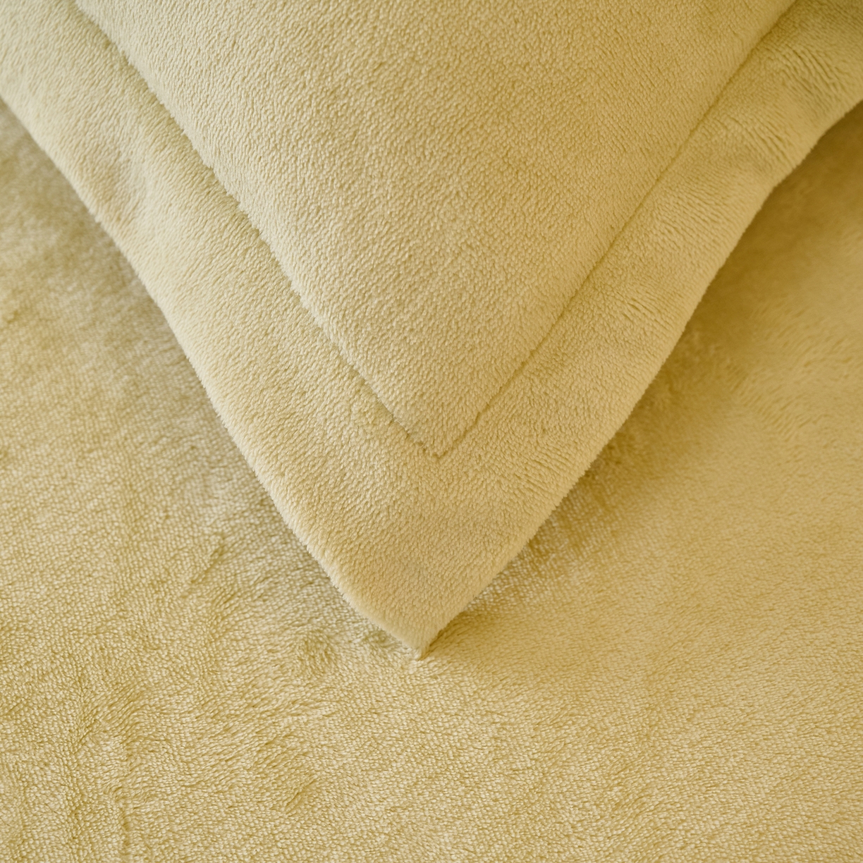 91家纺网 家纺一手货源 找家纺 简爱家纺 2025新款高克重牛奶绒枕套 橄榄绿