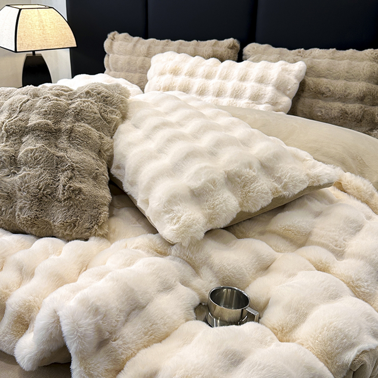 91家纺网 家纺一手货源 找家纺 （总）宜代光年 2025新款托斯卡纳仿兔绒四件套-炫彩兔毛套件