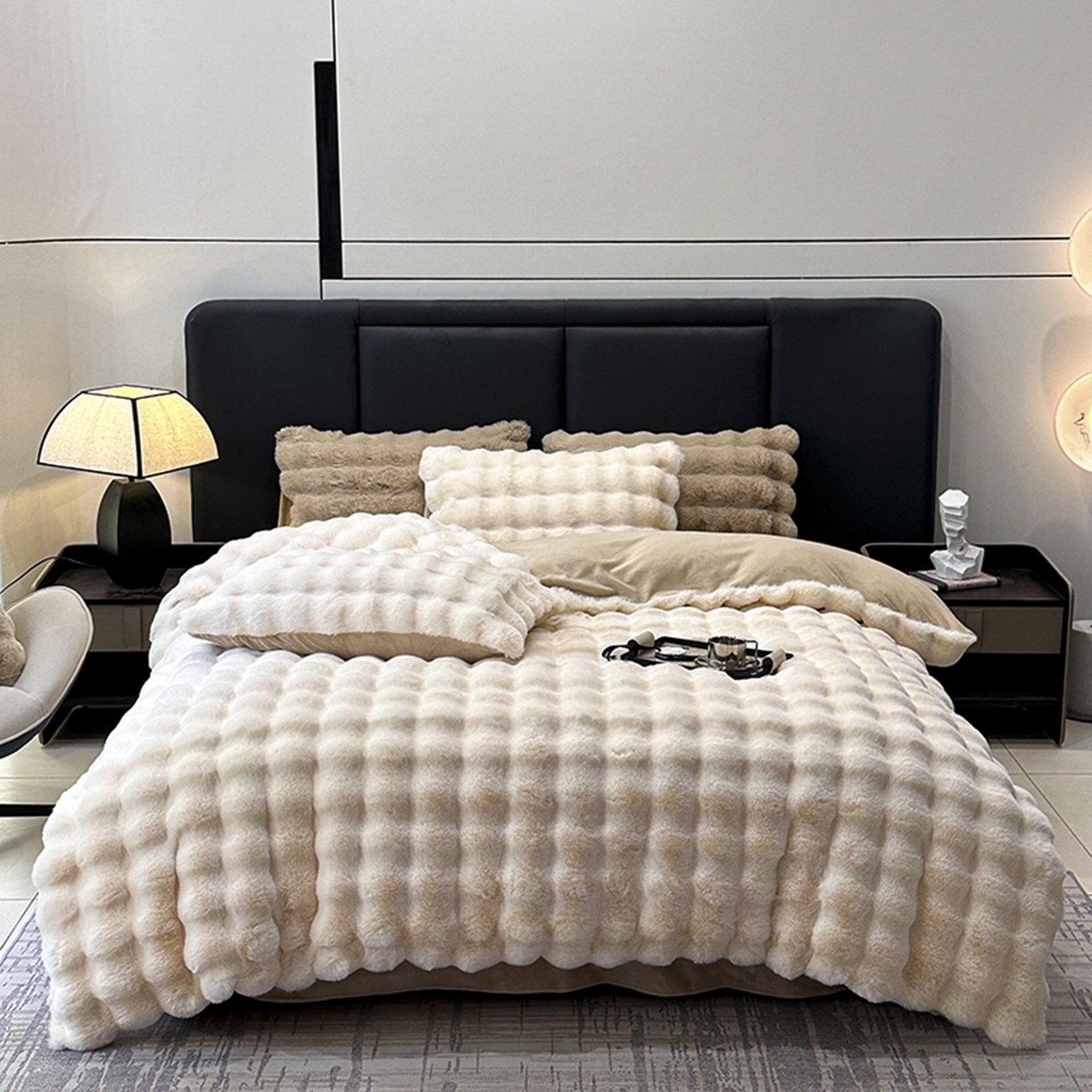 91家纺网 家纺一手货源 找家纺 宜代光年 2025新款托斯卡纳仿兔绒四件套-炫彩兔毛套件 托卡兔绒-白咖色