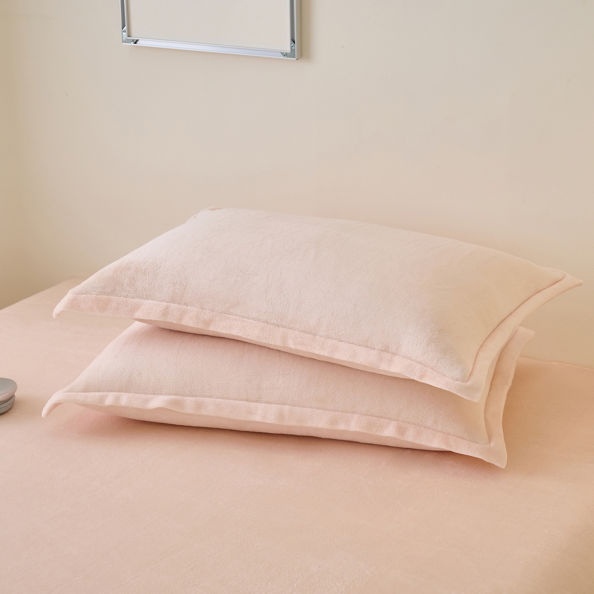 91家纺网 家纺一手货源 找家纺 简爱家纺 2025新款高克重牛奶绒枕套 奶油色