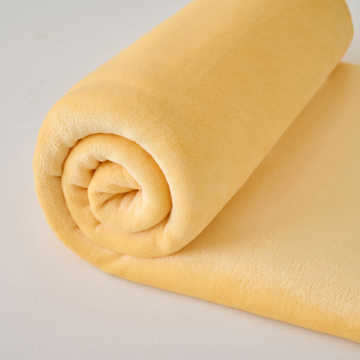 91家纺网 家纺一手货源 找家纺 简爱家纺 2025新款高克重牛奶绒枕套 柠檬黄