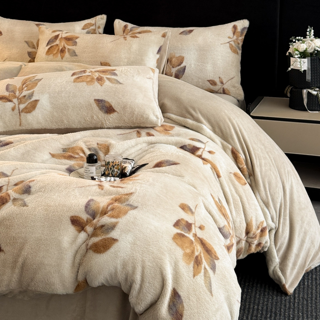 91家纺网 家纺一手货源 找家纺 宜代光年 2025新款小米貂法式中古风印花四件套 秋华