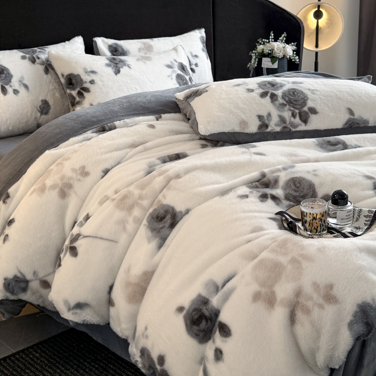 91家纺网 家纺一手货源 找家纺 宜代光年 2025新款小米貂法式中古风印花四件套 心上玫瑰