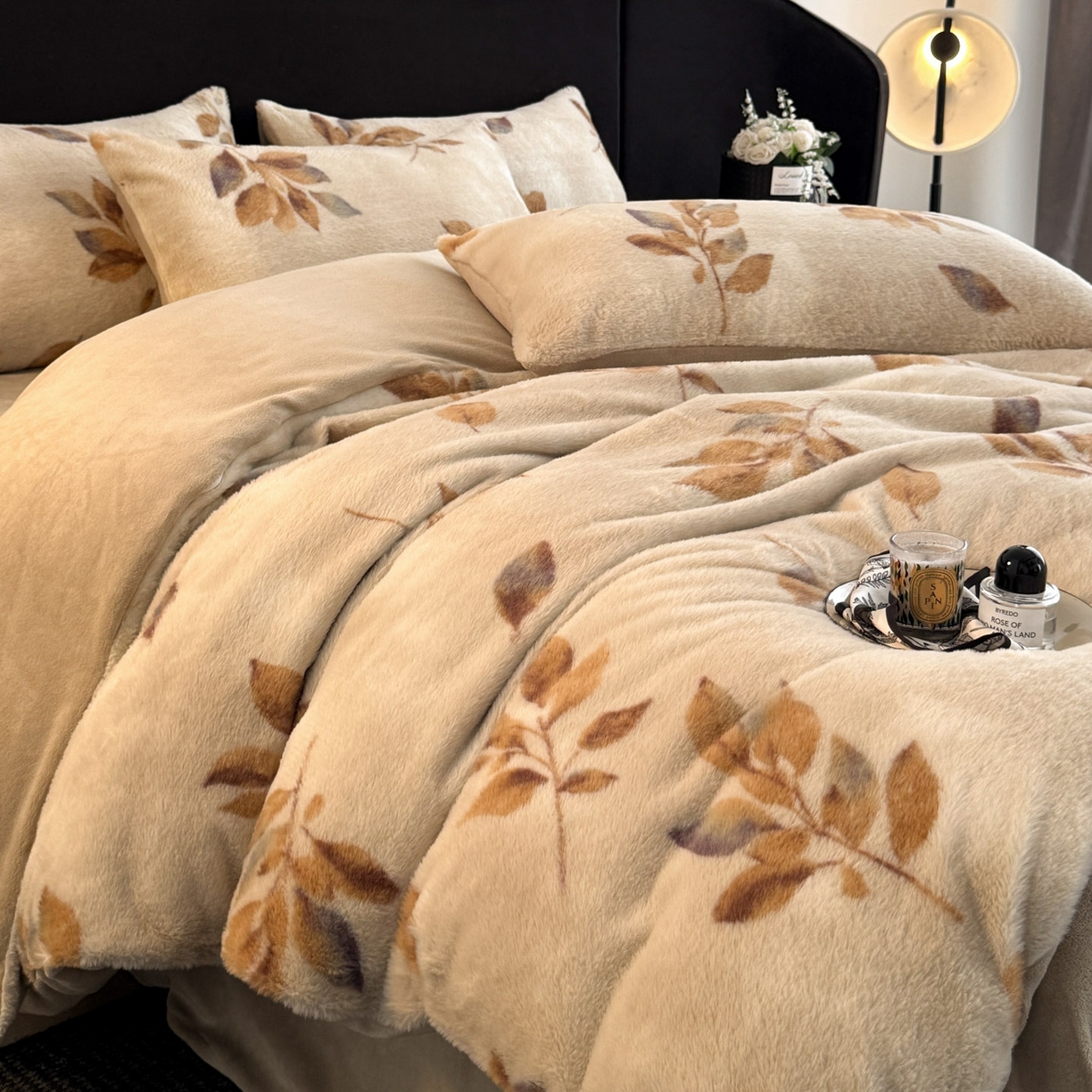 91家纺网 家纺一手货源 找家纺 宜代光年 2025新款小米貂法式中古风印花四件套 秋华