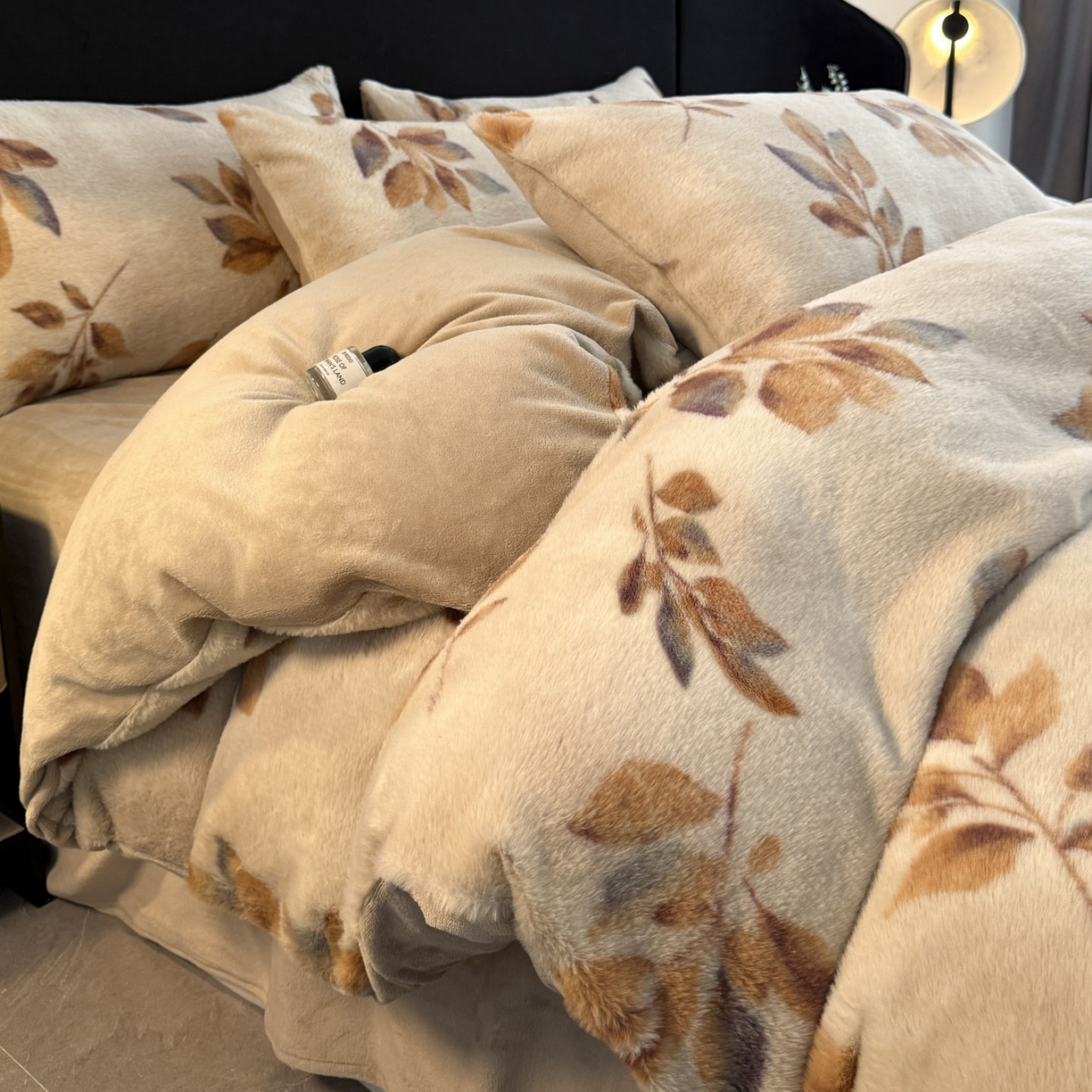 91家纺网 家纺一手货源 找家纺 宜代光年 2025新款小米貂法式中古风印花四件套 秋华