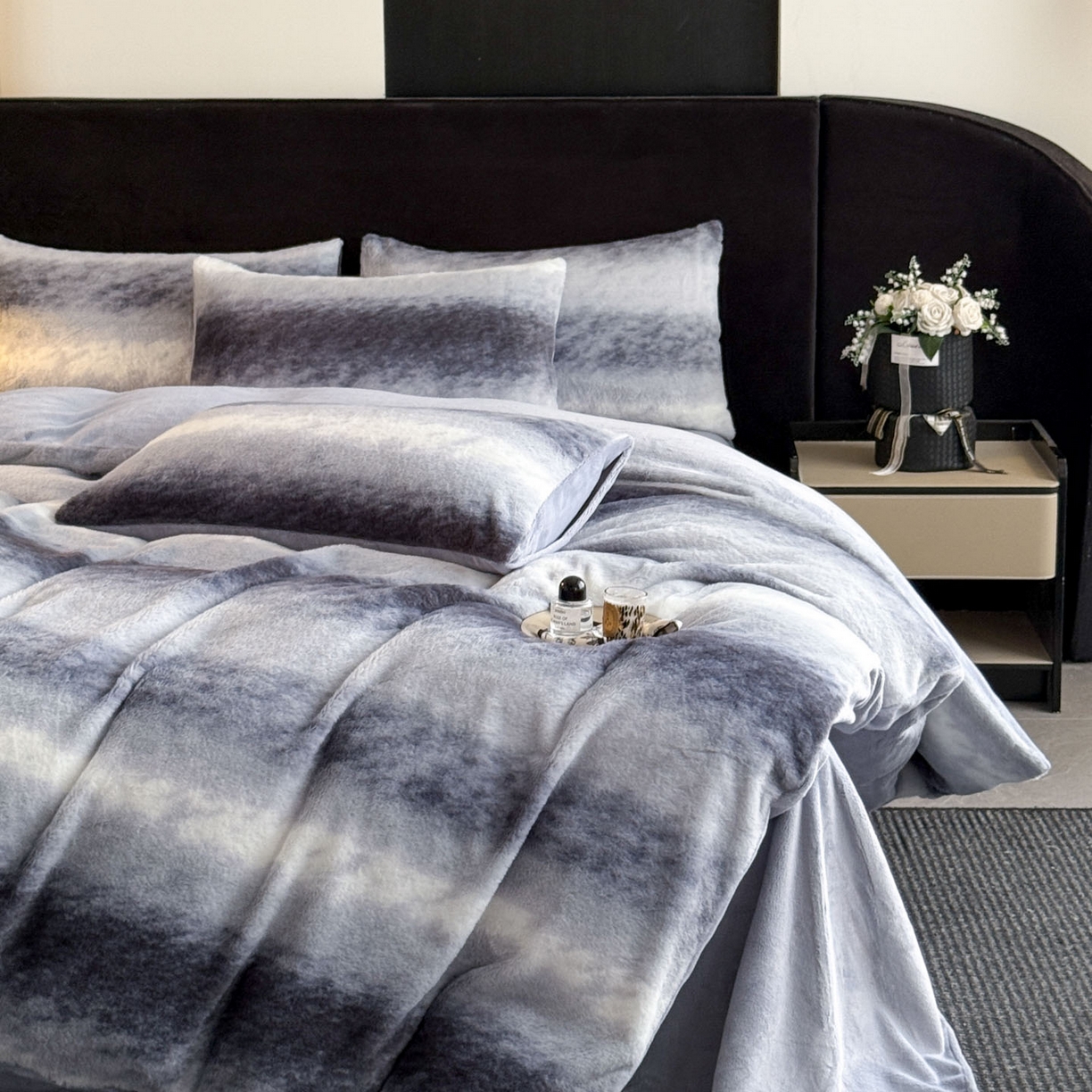 91家纺网 家纺一手货源 找家纺 宜代光年 2025新款小米貂法式中古风印花四件套 灰韵层叠