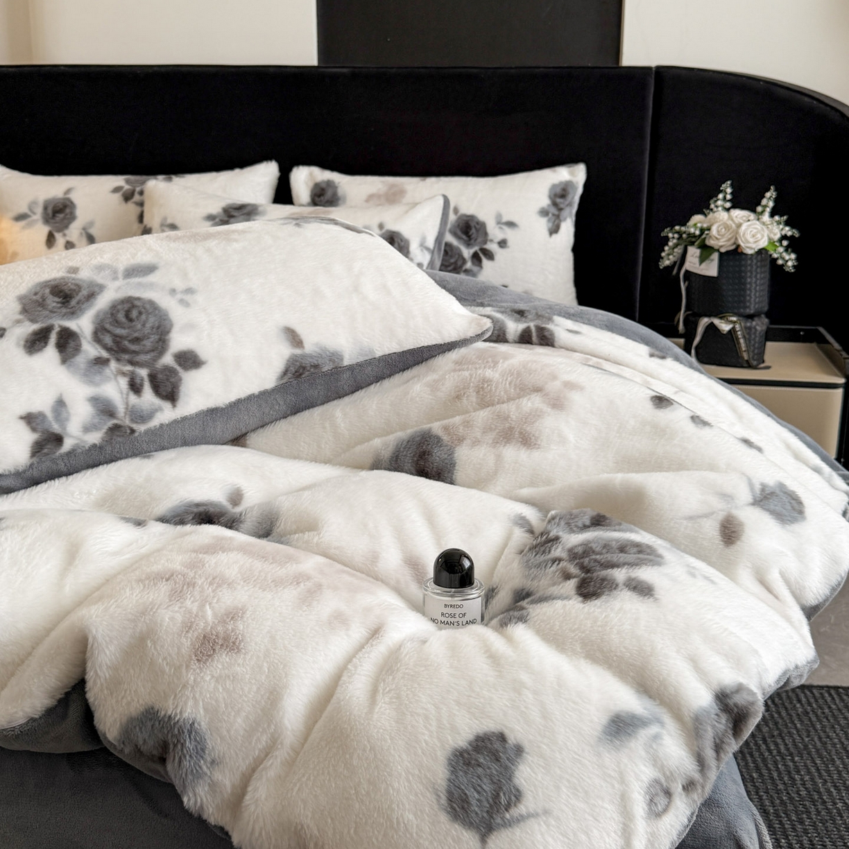 91家纺网 家纺一手货源 找家纺 宜代光年 2025新款小米貂法式中古风印花四件套 心上玫瑰