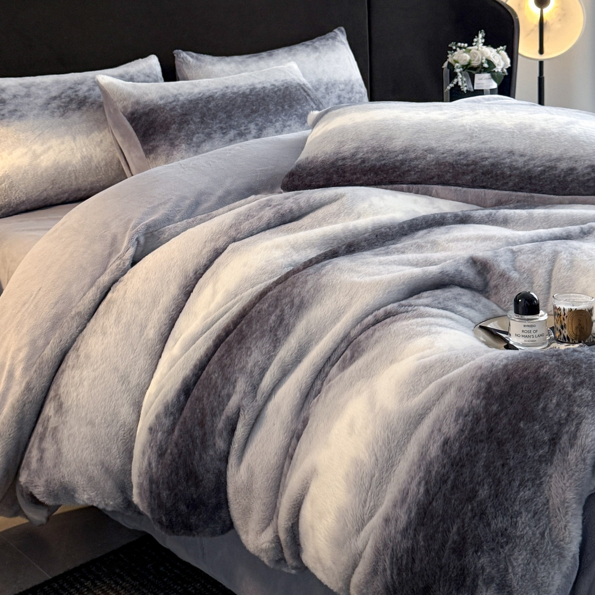 91家纺网 家纺一手货源 找家纺 宜代光年 2025新款小米貂法式中古风印花四件套 灰韵层叠